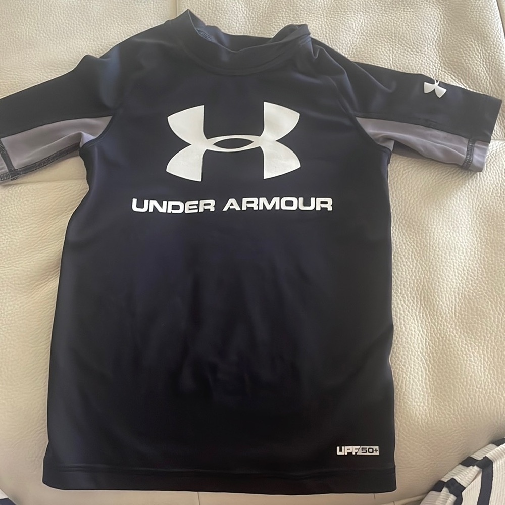 Under armor boys fitted shirt